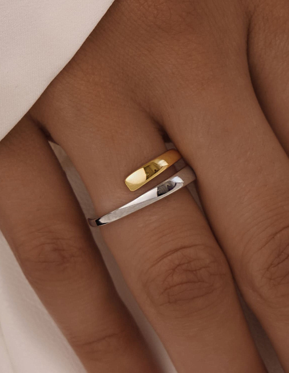 Серебряное кольцо биколор Miestilo
