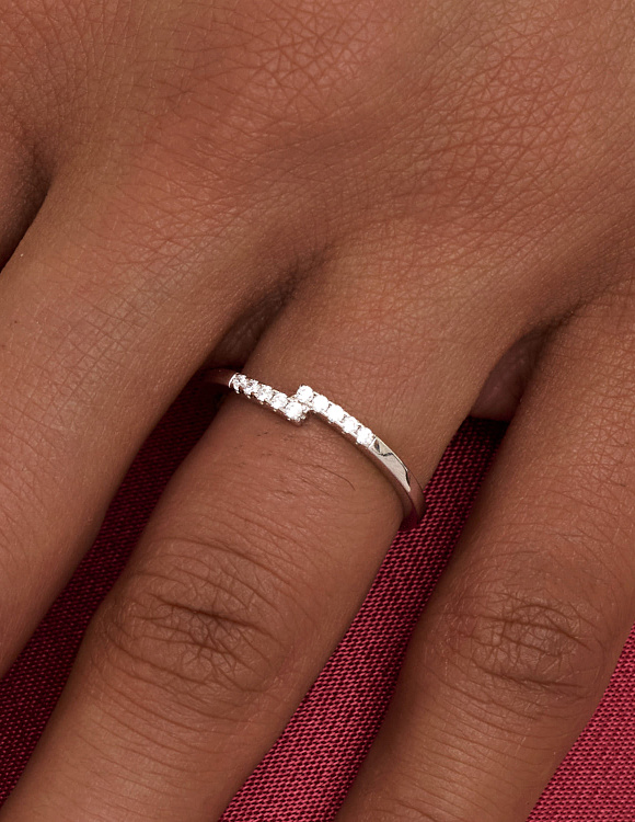 Серебряное кольцо с фианитами Miestilo