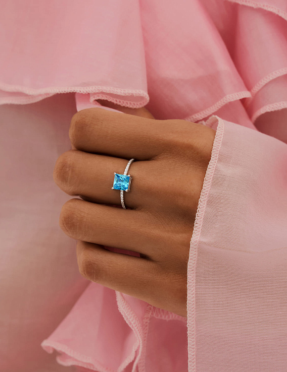 Серебряное кольцо с голубым фианитом Miestilo