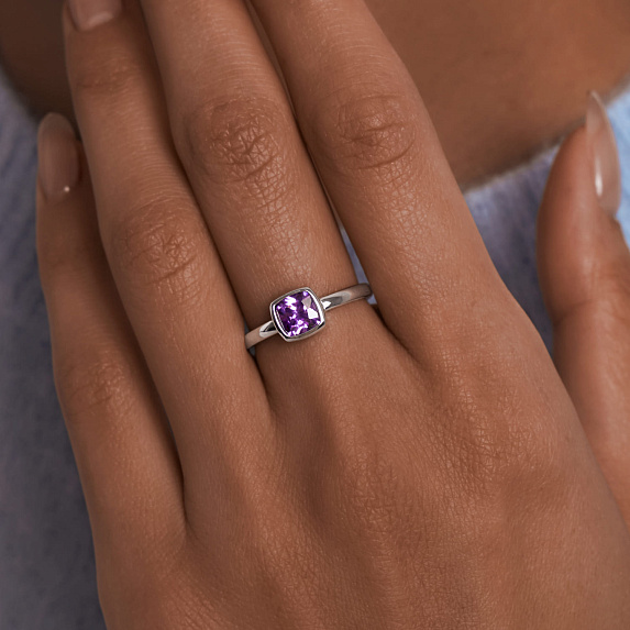 Серебряное кольцо с фианитом в глухой закрепке Miestilo