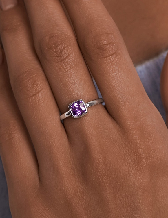 Серебряное кольцо с фианитом в глухой закрепке Miestilo