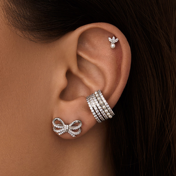 Серебряные серьги гвоздики с фианитами бант Miestilo