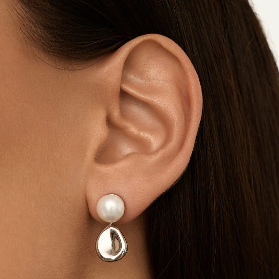 Серебряные серьги гвоздики с натуральным жемчугом Miestilo