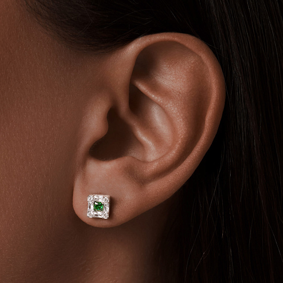 Серебряные серьги гвоздики с фианитами Miestilo