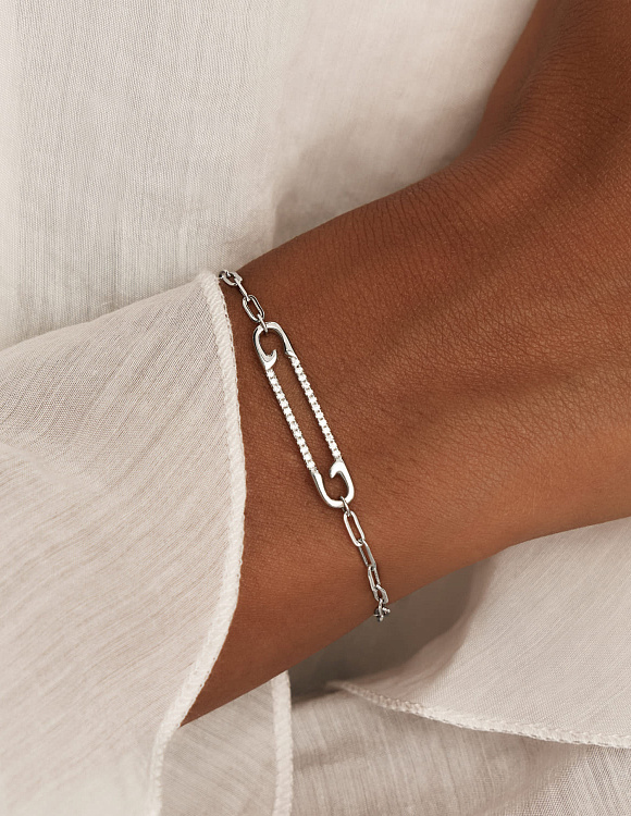 Серебряный браслет с булавкой и фианитами Miestilo