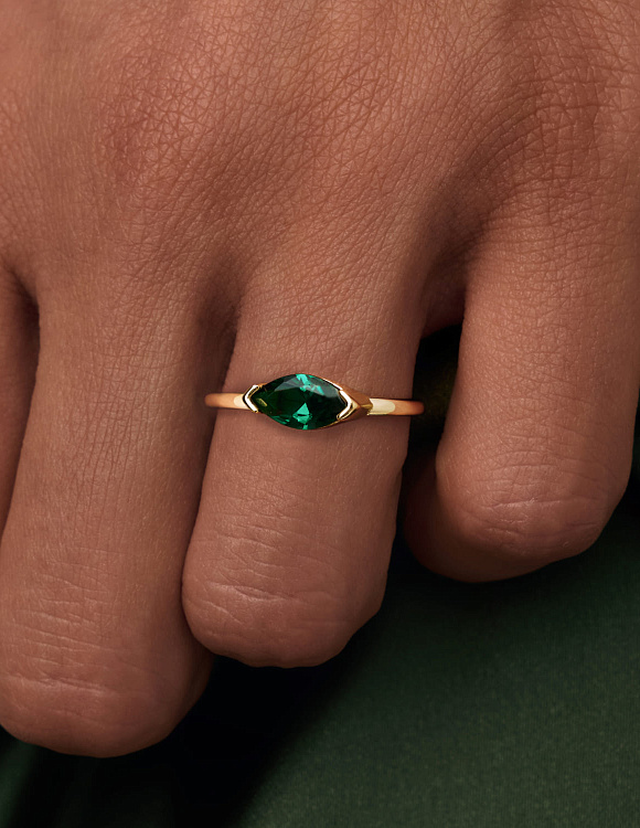 Серебряное кольцо с фианитом в огранке маркиз Miestilo