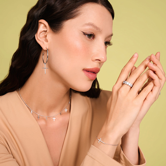 Серебряное кольцо с фианитами в огранке овал Miestilo