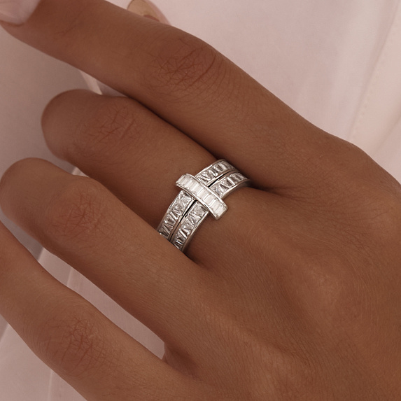 Серебряное кольцо с фианитами Miestilo