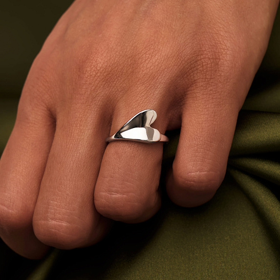 Серебряное кольцо сердце без вставок Miestilo