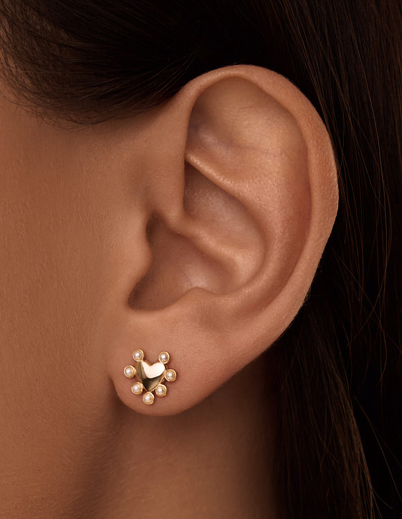 Серебряные дутые серьги гвоздики в виде сердца с искуственным жемчугом Miestilo