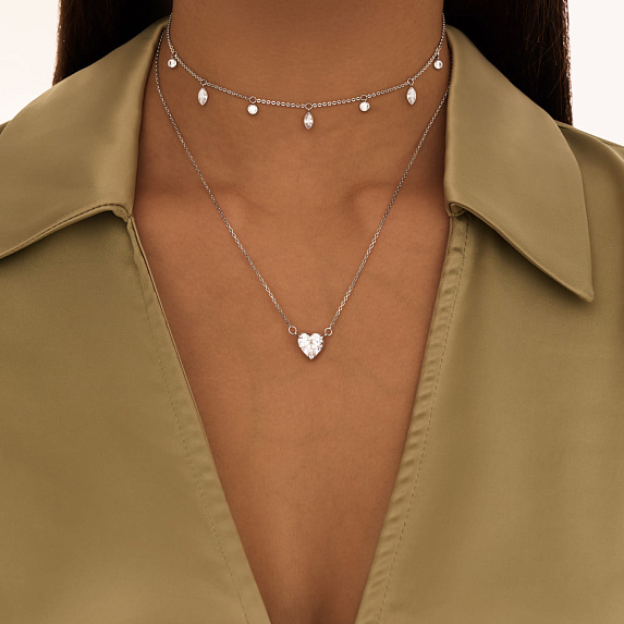 Серебряное колье-чокер с подвесными фианитами Miestilo