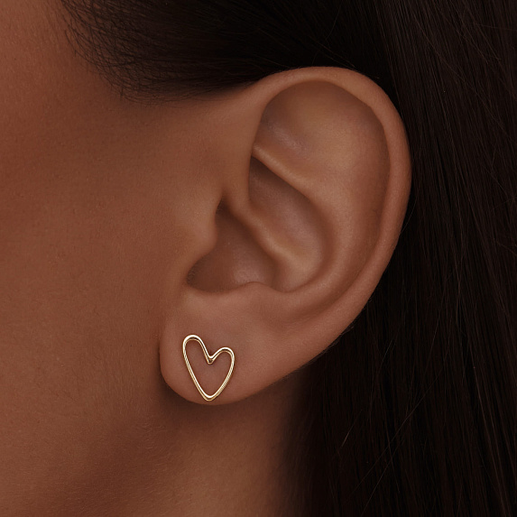 Нежные пусеты в виде минималистичных серцец в позолоте Miestilo