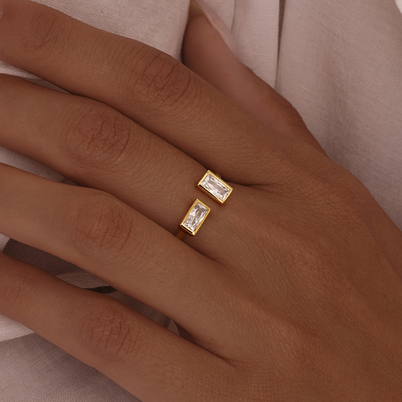 Серебряное кольцо с фианитами в огранке багет Miestilo