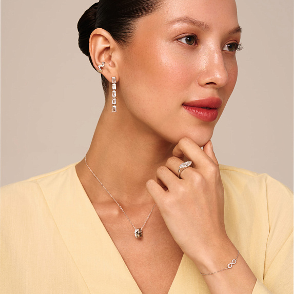 Серебряное кольцо с россыпью фианитов Miestilo