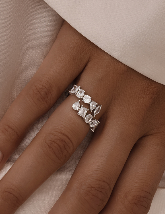 Серебряное кольцо с фианитами Miestilo