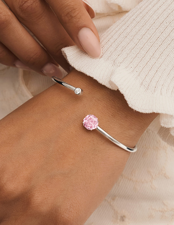Браслет бэнгл из серебра с фианитом в огранке Роза Miestilo